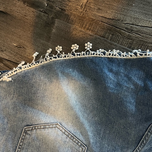 ASOS Ivory Flowered Trim Denim Shorts - Picture 4 of 4